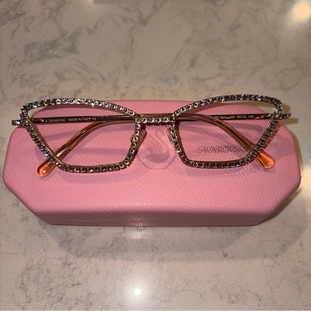 Swarovski Crystal Glasses with Pink Case